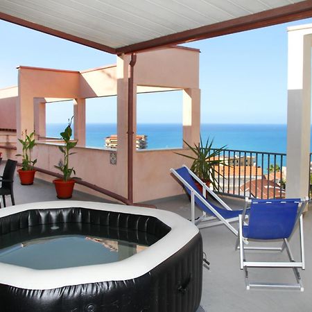 Attico Vista Mare Con Terrazza E Spa Riscaldata Santo Stefano di Camastra Ngoại thất bức ảnh