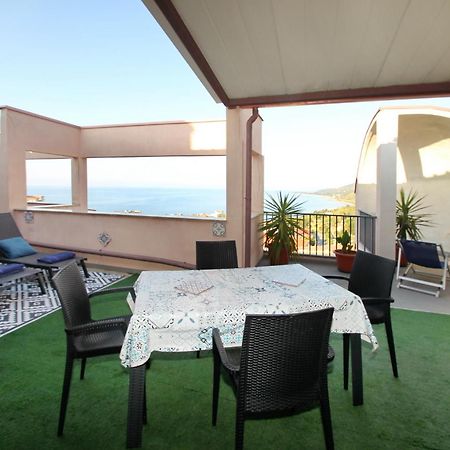 Attico Vista Mare Con Terrazza E Spa Riscaldata Santo Stefano di Camastra Ngoại thất bức ảnh