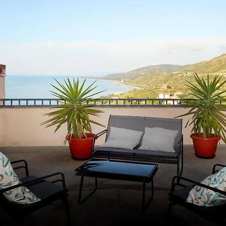 Attico Vista Mare Con Terrazza E Spa Riscaldata Santo Stefano di Camastra Ngoại thất bức ảnh