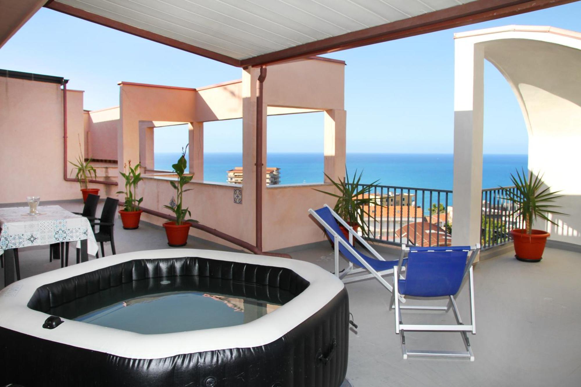 Attico Vista Mare Con Terrazza E Spa Riscaldata Santo Stefano di Camastra Ngoại thất bức ảnh