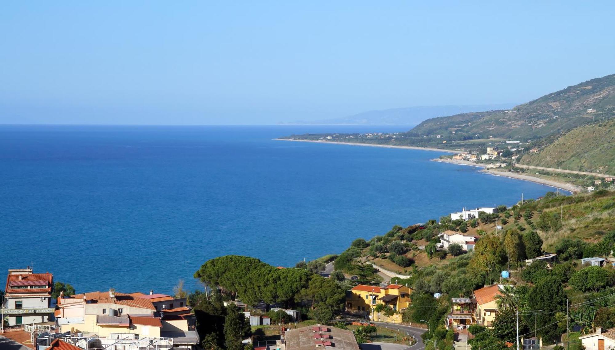 Attico Vista Mare Con Terrazza E Spa Riscaldata Santo Stefano di Camastra Ngoại thất bức ảnh